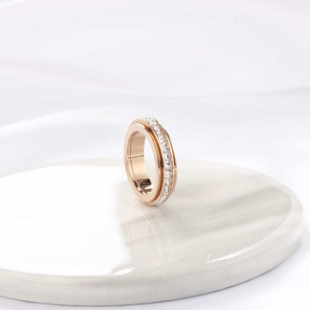 Spin Ring Rose Gold, nhẫn bản dày có vòng giữa xoay được