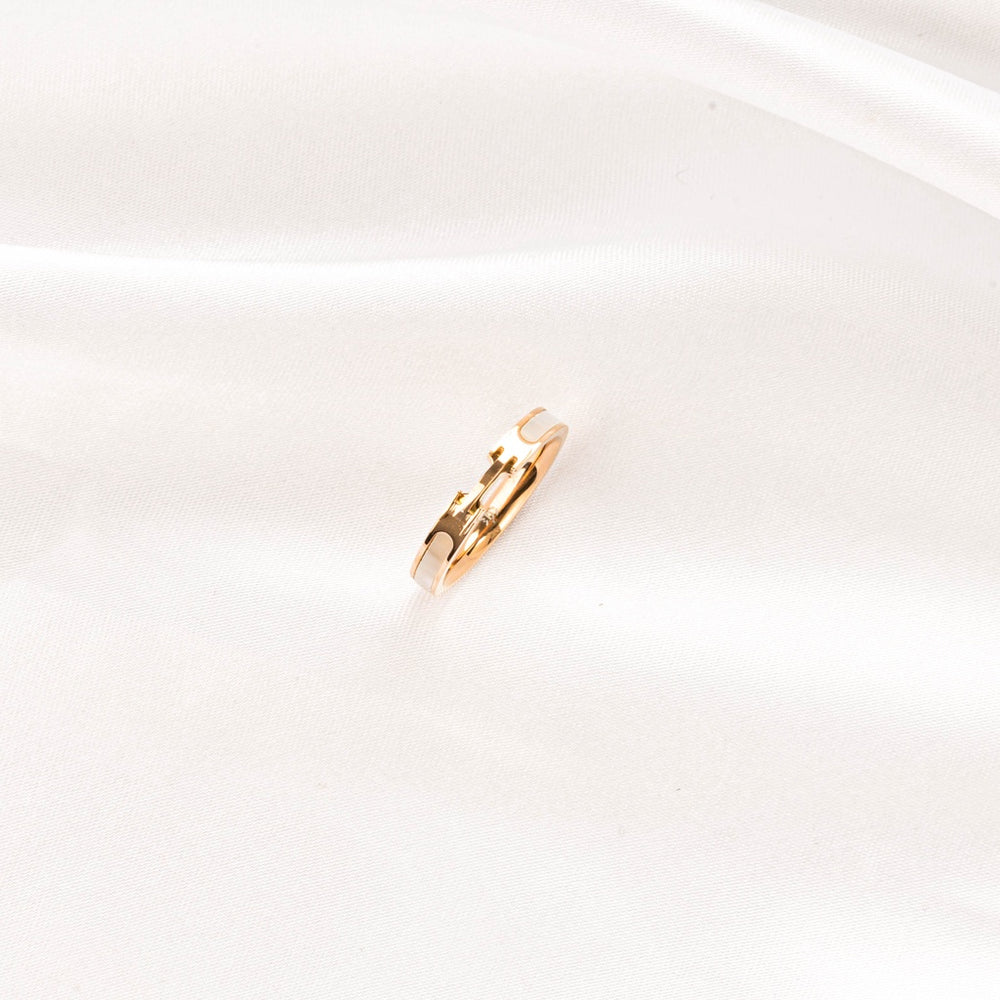 T True Link Ring Rose Gold, đai nhẫn mảnh ghép từ các đốt chữ T nối liền nhau
