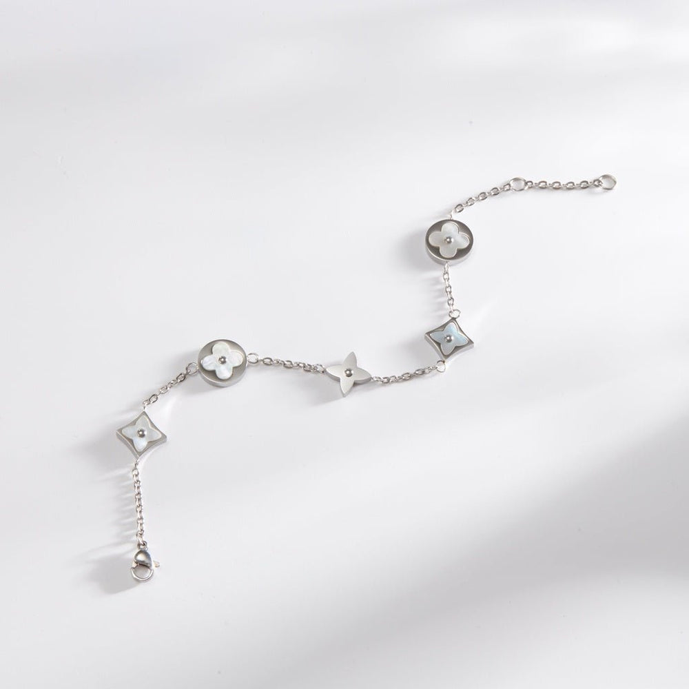 Four Leaf Flower Bracelet Silver White