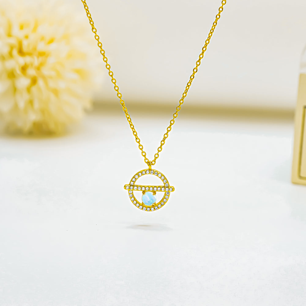 Moonlit Glow Necklace Gold
