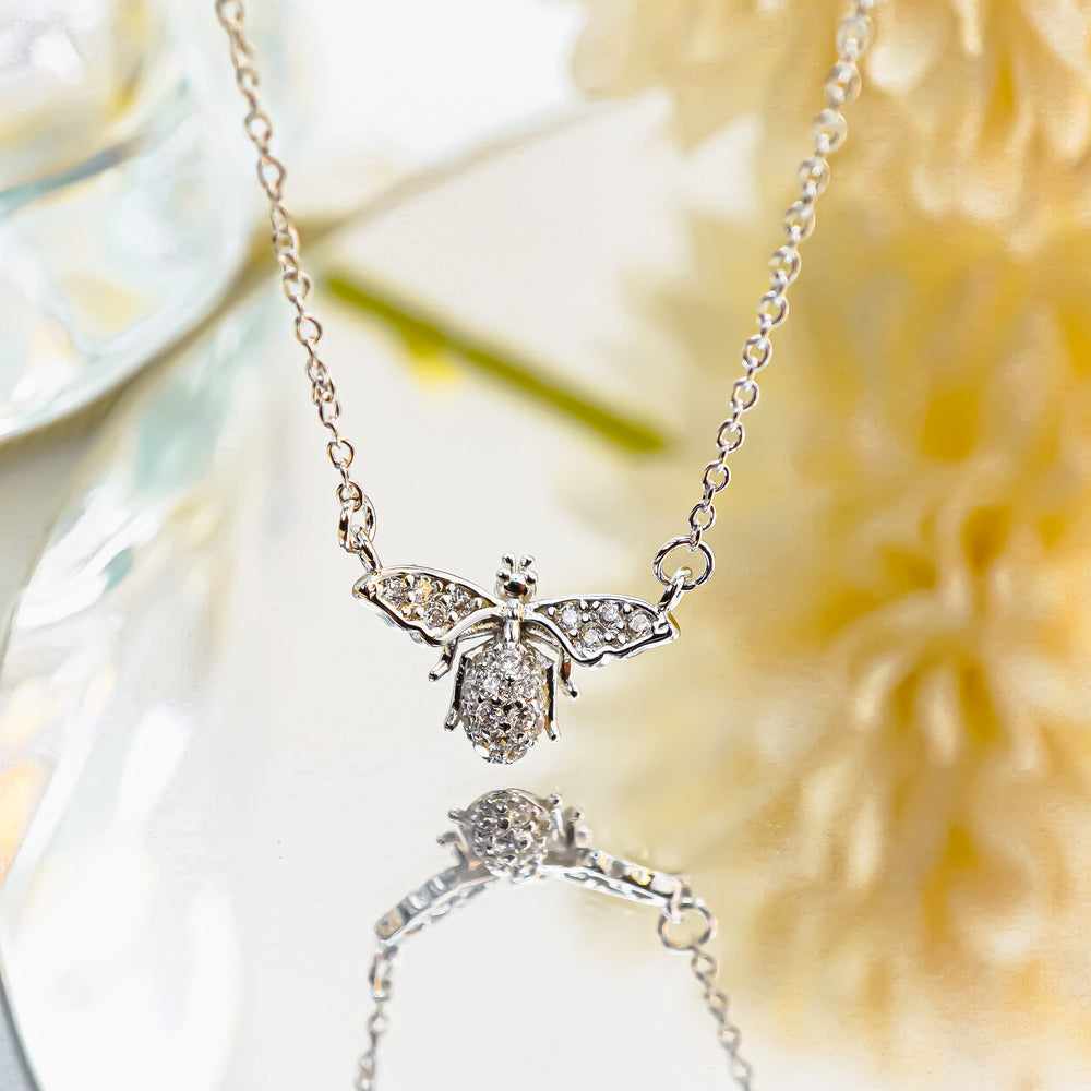Sweet Bee Necklace Silver