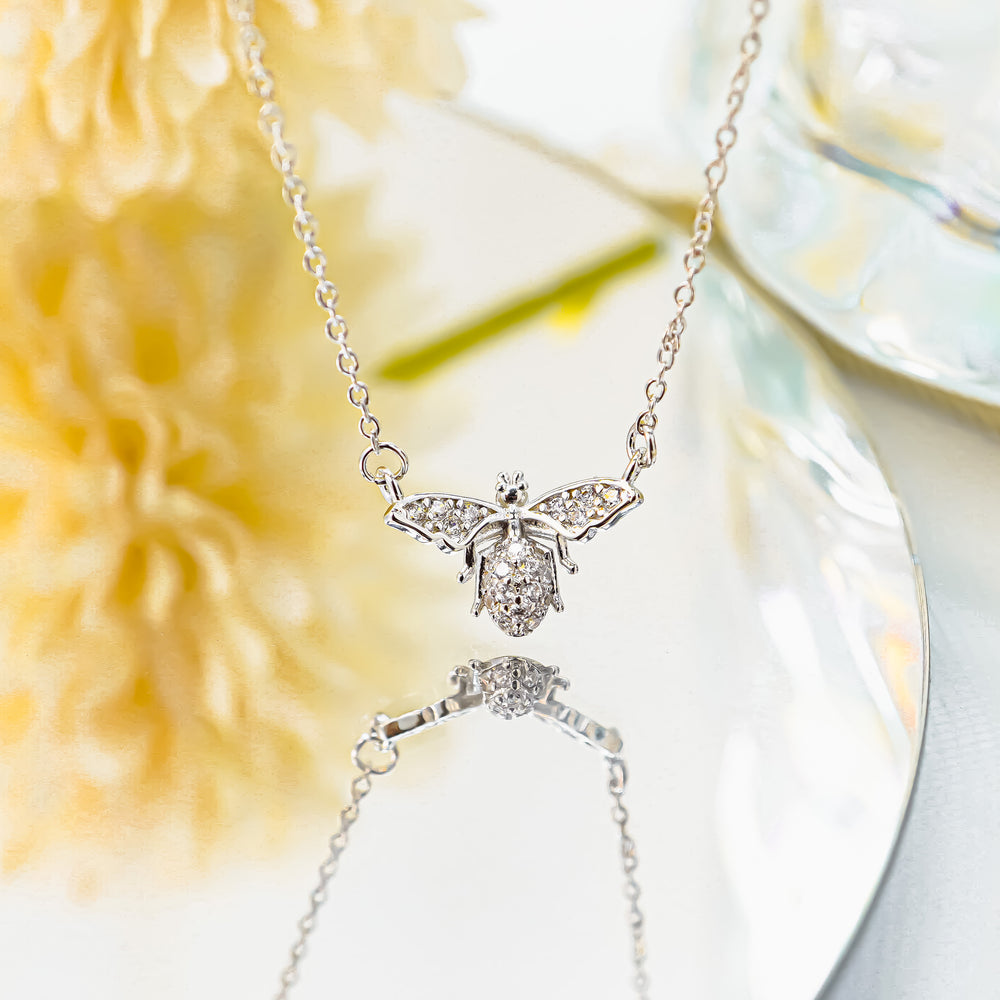 Sweet Bee Necklace Silver