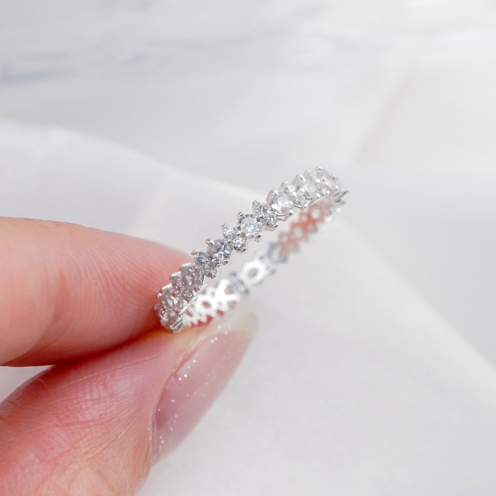 Unique Patterned Ring Silver, đai bản vừa chạm rỗng họa tiết tròn
