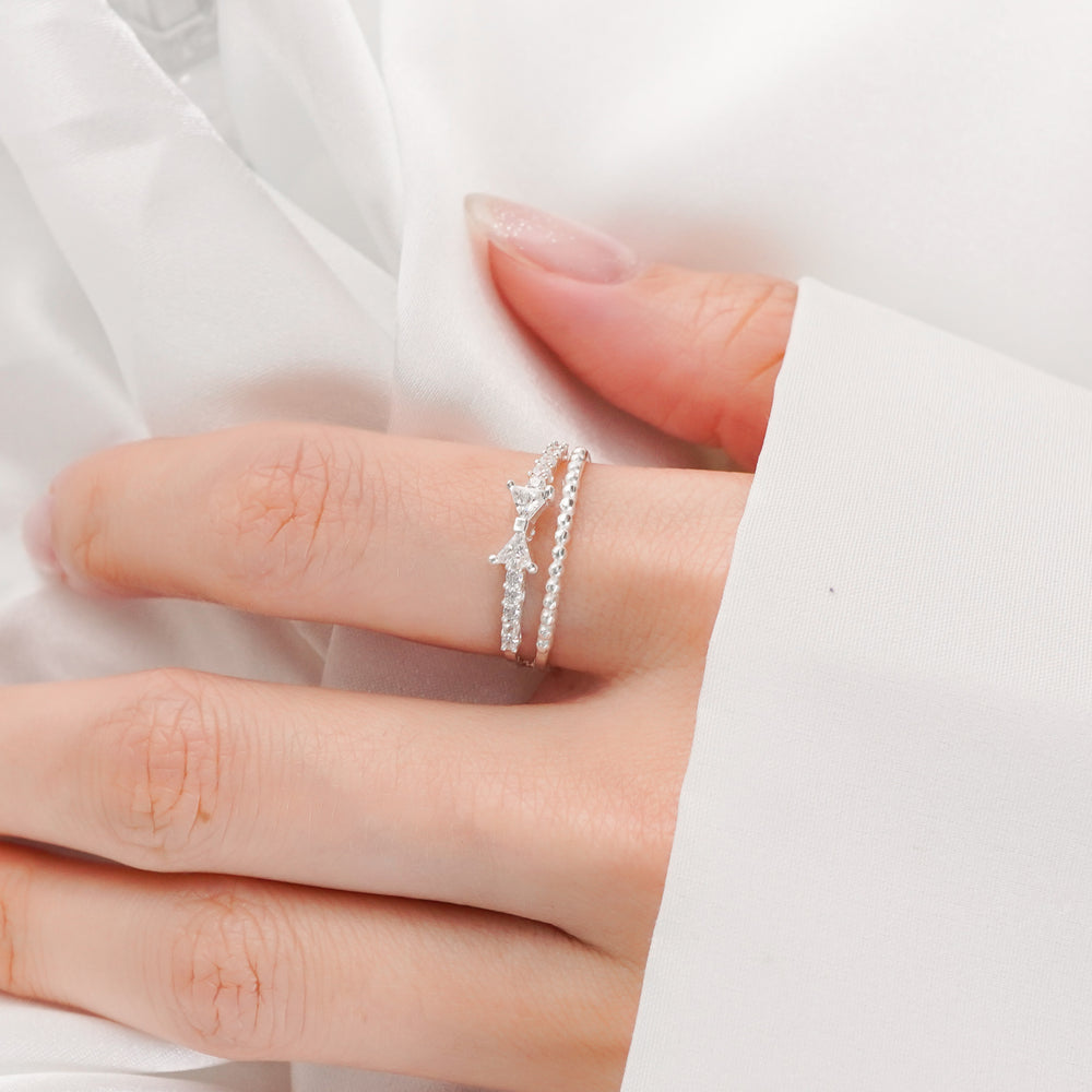 Distinctive Tiara Ring Silver