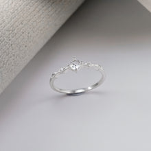 Nhẫn bạc nữ LAMY Stone Rhombus Ring Silver 8247