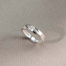 Nhẫn bạc nam nữ CDE Gemstone-Studded Couple Ring Silver CDE8240SV - Nhẫn bạc ta cao cấp