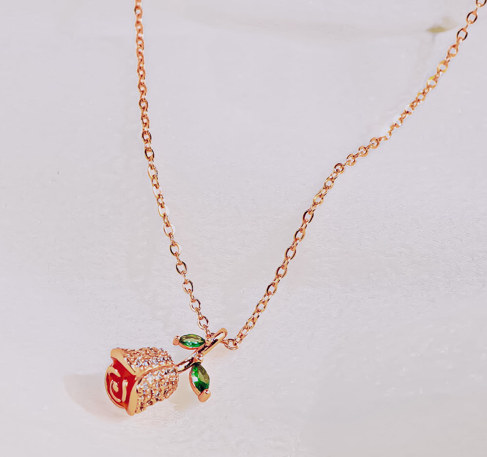 Love Rosebud Necklace Rose Gold