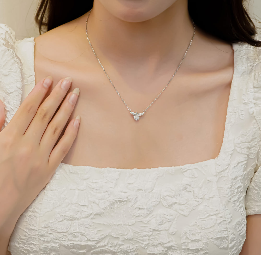 Sweet Bee Necklace Silver