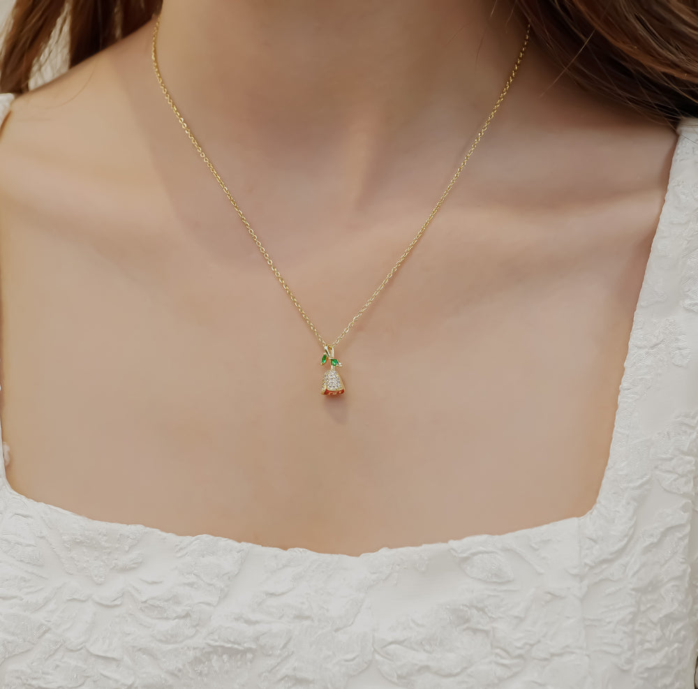 Love Rosebud Necklace Gold
