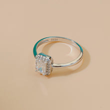 Nhẫn kim cương Moissanite LAMY Elegant Emerald 4x6mm kiểm định GRA CDEDR037 - Hàng chính hãng đã kiểm định