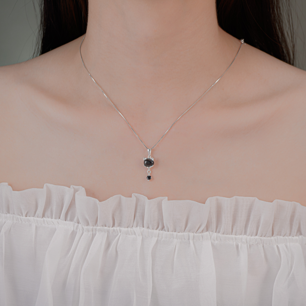 Fox Moonstone Pendant Necklace Black