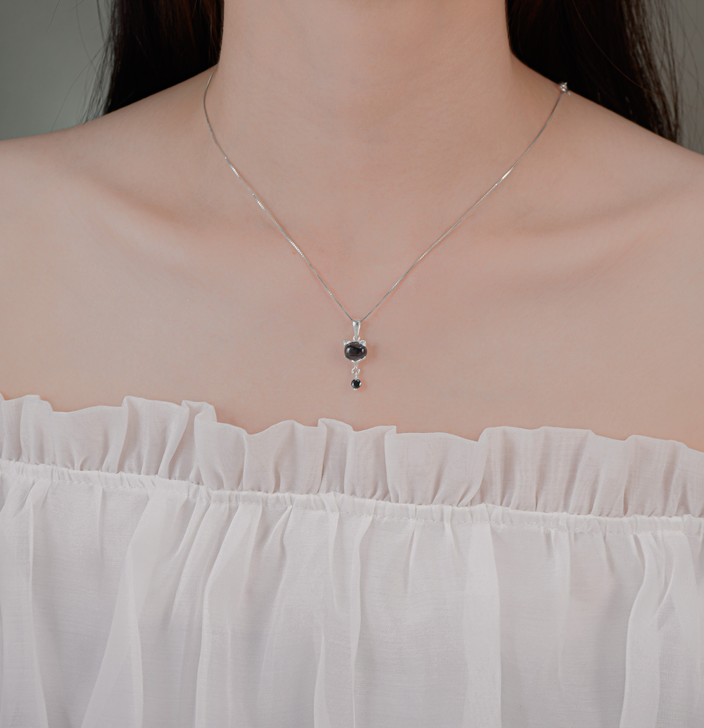 Fox Moonstone Pendant Necklace Black