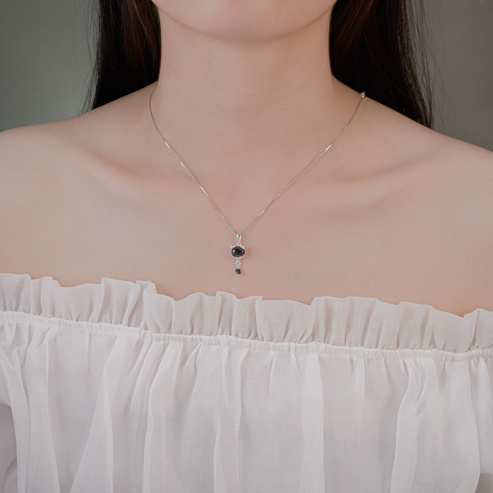 Fox Moonstone Pendant Necklace Black