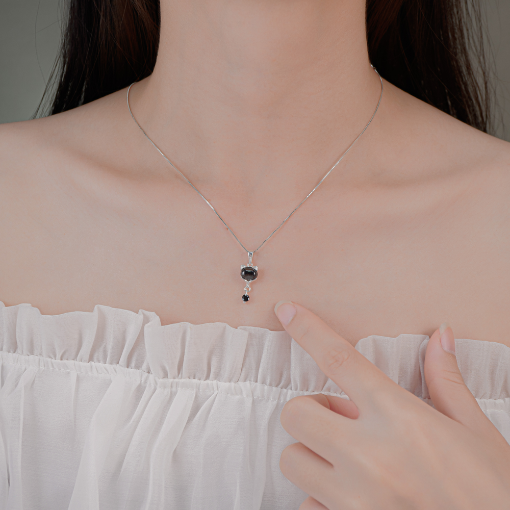 Fox Moonstone Pendant Necklace Black