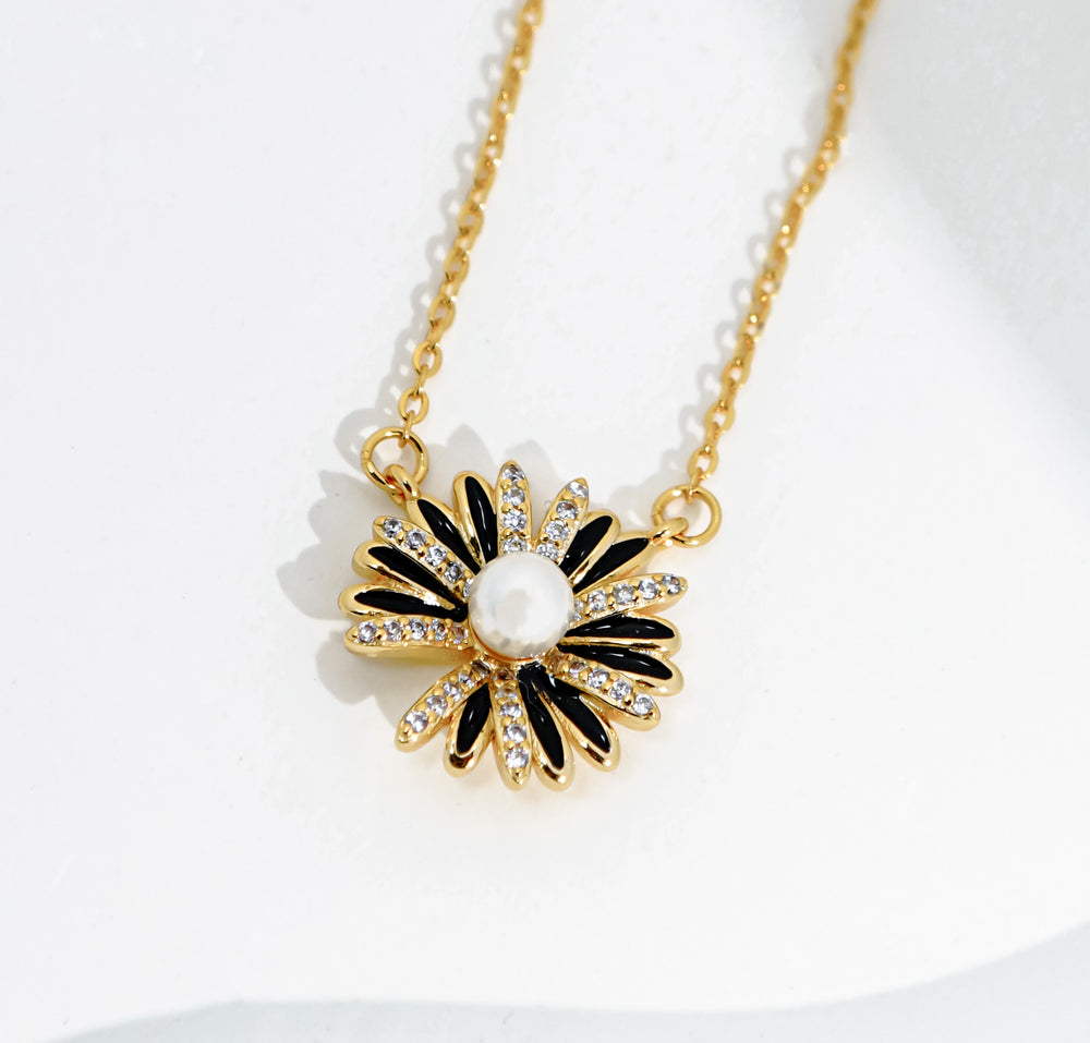 Sweet Daisy Necklace Gold