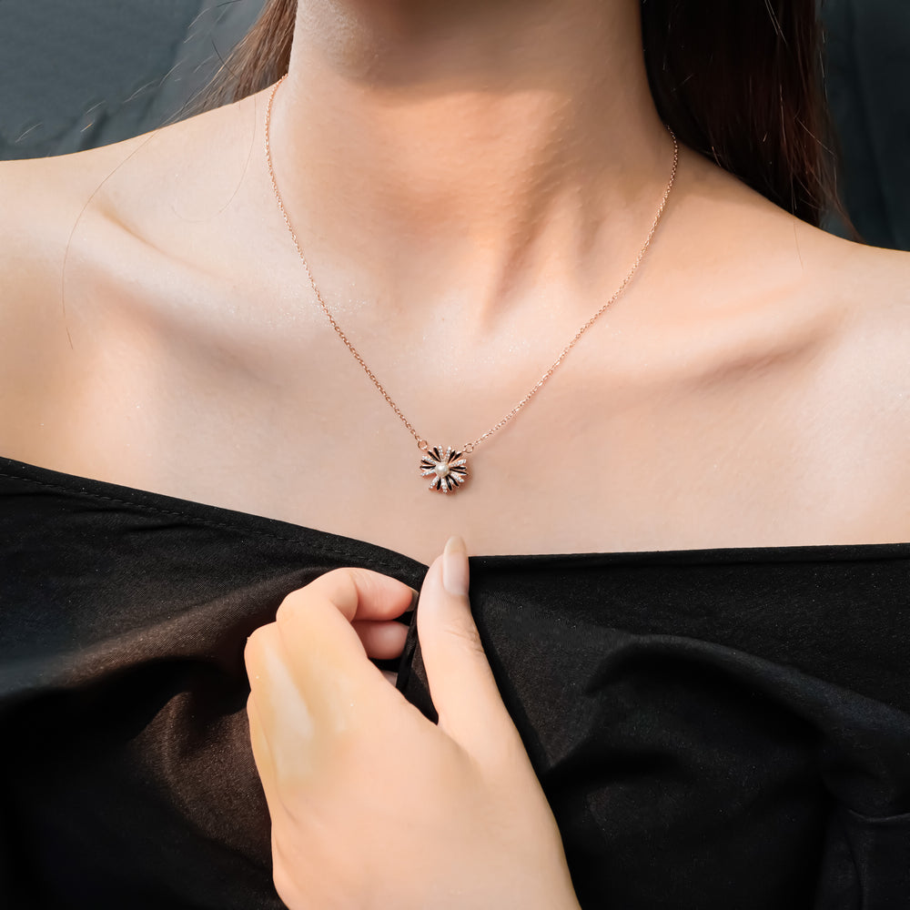 Sweet Daisy Necklace Rose Gold