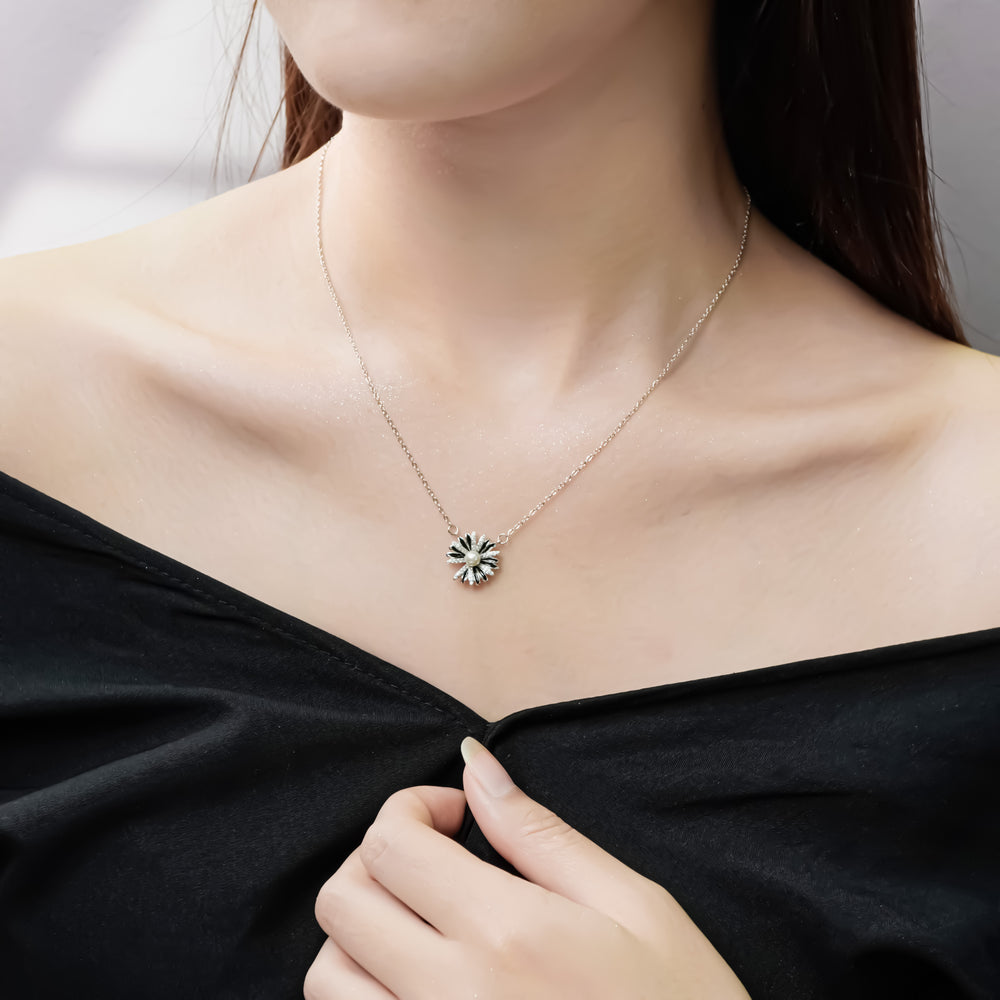 Sweet Daisy Necklace Silver