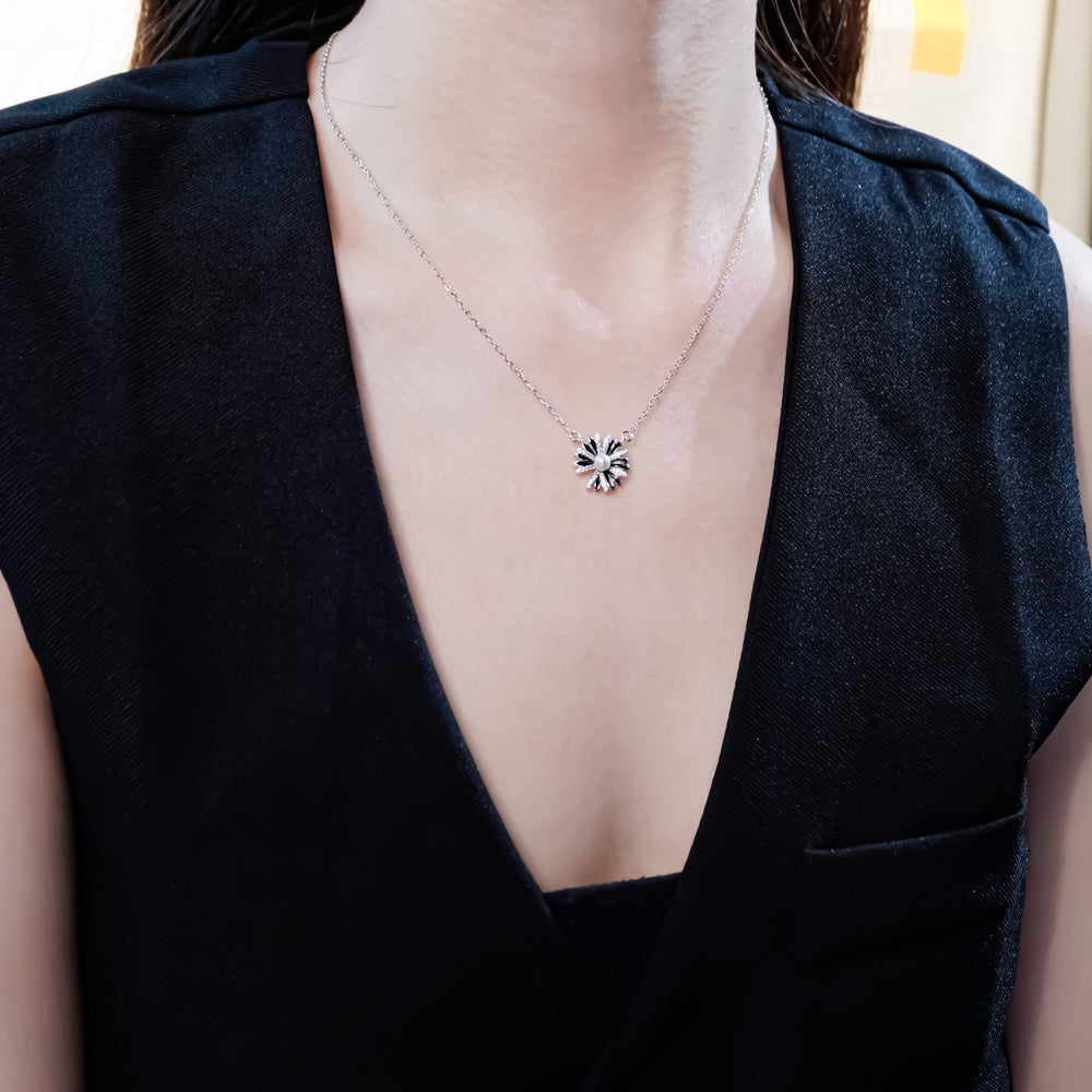 Sweet Daisy Necklace Silver