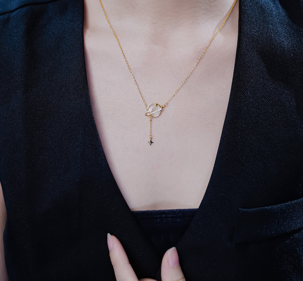 Orbiting Star Necklace Gold