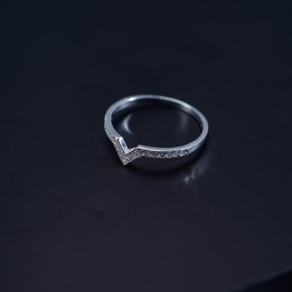 V-Shaped Ring Silver - 8327SV