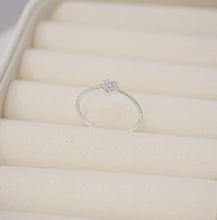 Nhẫn bạc CDE Beaded Stone Floral Ring Silver CDE8375- Nhẫn bạc ta cao cấp