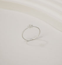 Nhẫn bạc CDE Beaded Stone Floral Ring Silver CDE8375- Nhẫn bạc ta cao cấp