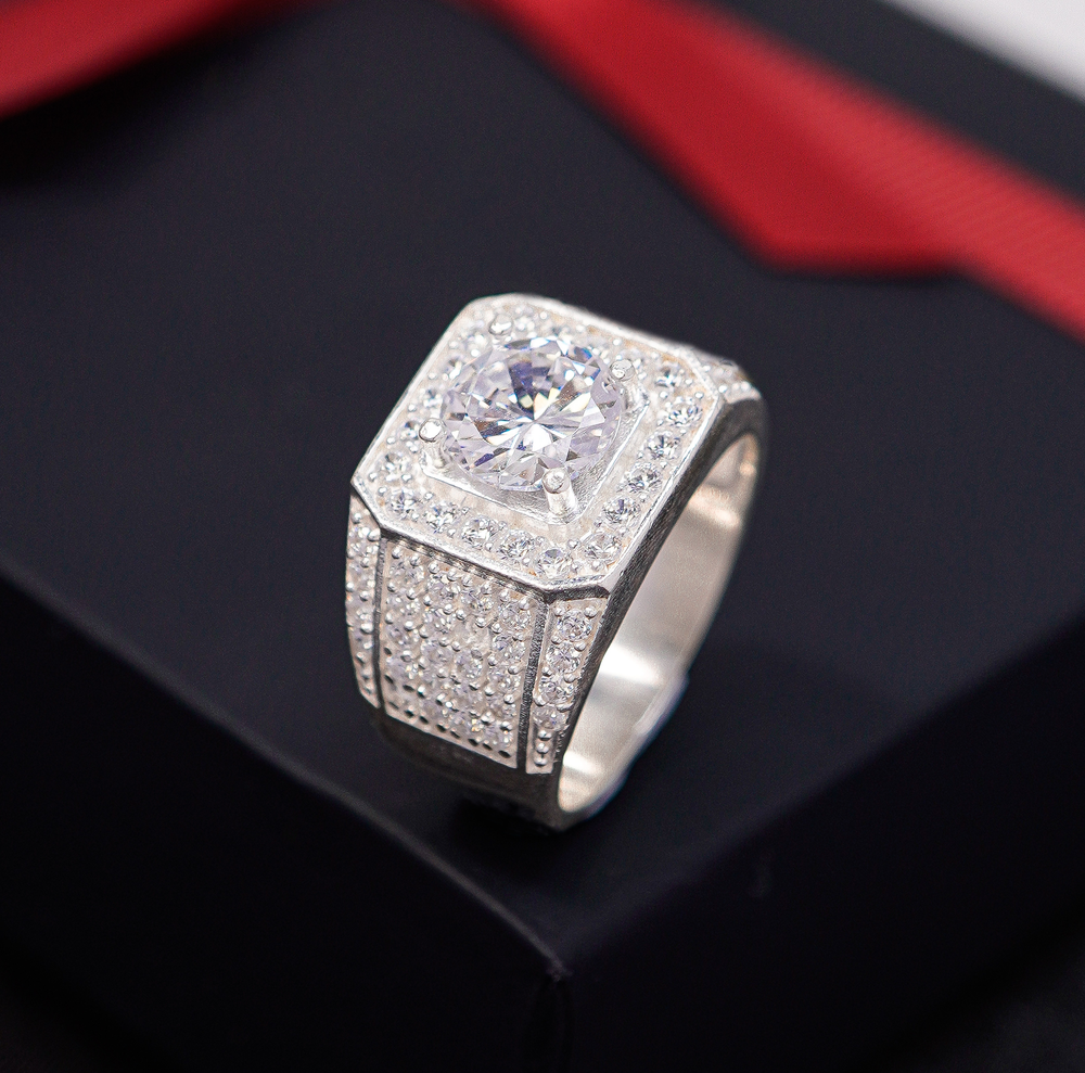 Luxurious Square Stone Ring Silver