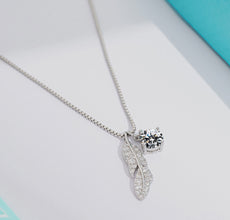 Dây chuyền kim cương Moissanite LAMY Leaflight Charm 5 ly kiểm định GRA CDEDN013 - Hàng chính hãng đã kiểm định