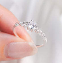 Nhẫn bạc nữ LAMY Infinity Stone Silver Ring CDE8280