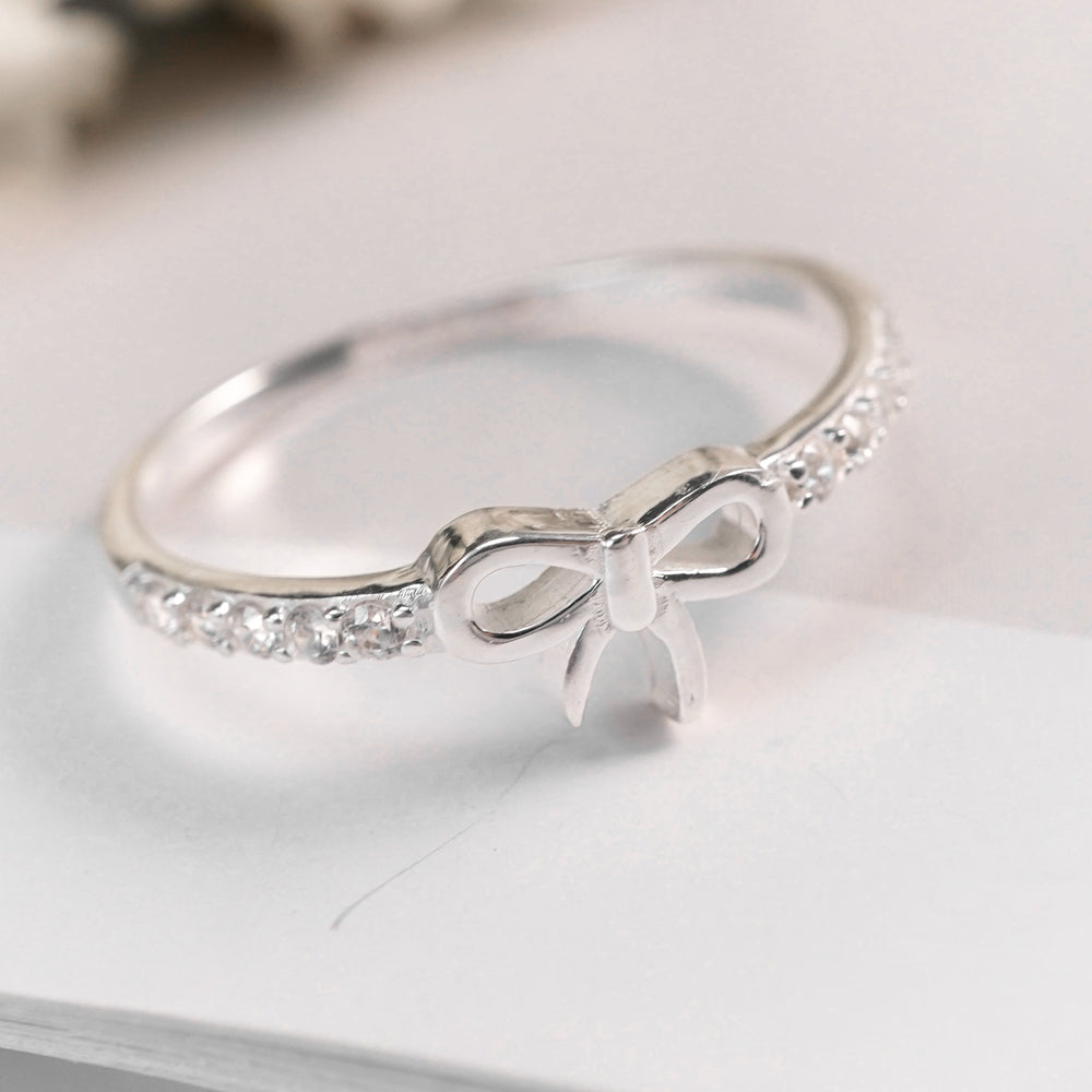 Bow Delight Ring Silver, chiếc nơ rỗng trơn ở mặt trước