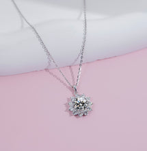 Dây chuyền kim cương Moissanite LAMY hoa 11 cánh đá chủ 6.5 ly CDEDN030WH - Hàng chính hãng đã kiểm định