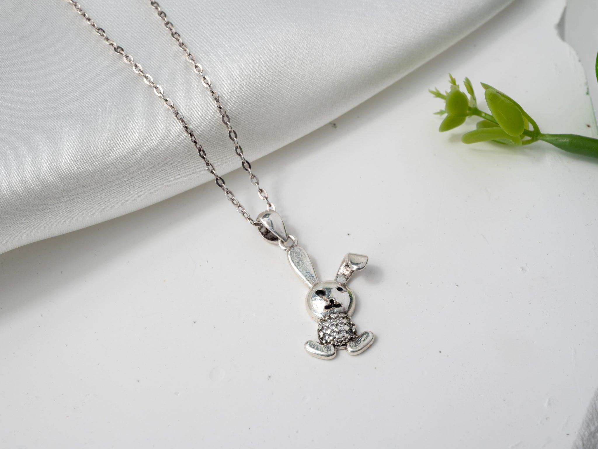 Dây chuyền bạc nữ CDE Rhinestone Rabbit Neckplace Silver CDE6120