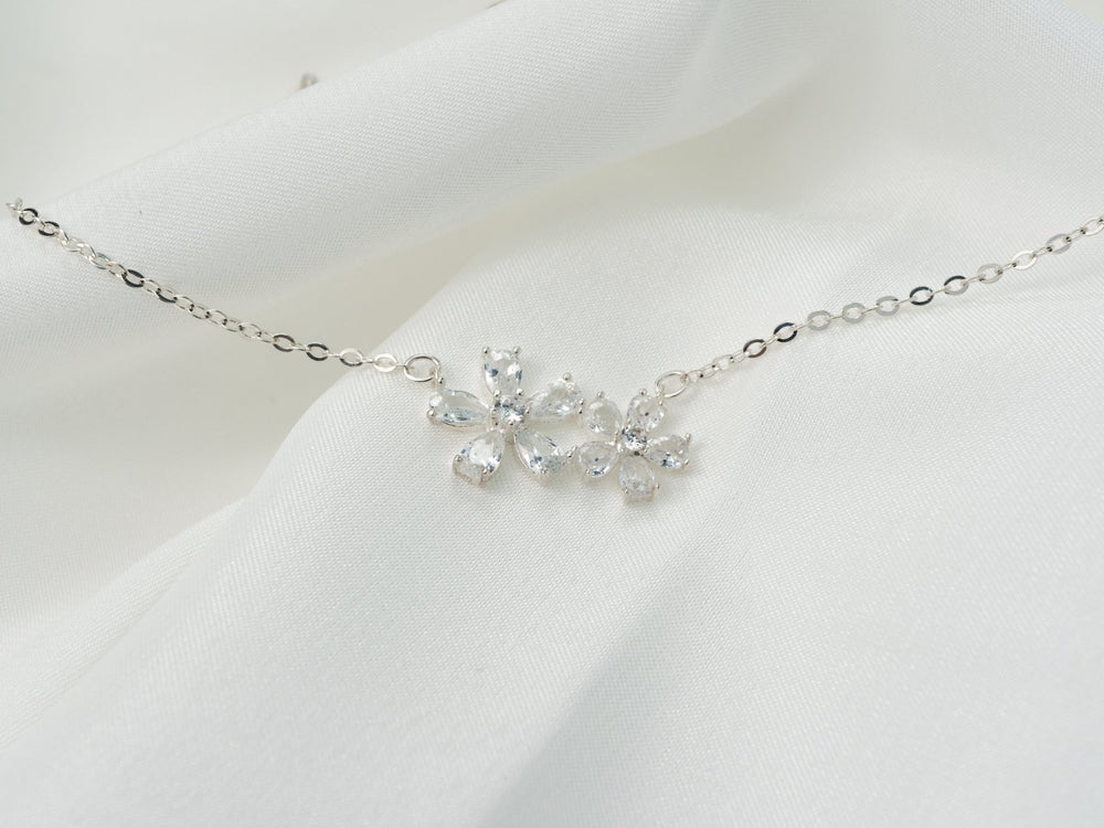 Sparkling Luxury Star Flower Shape Necklace Silver - 6167SV