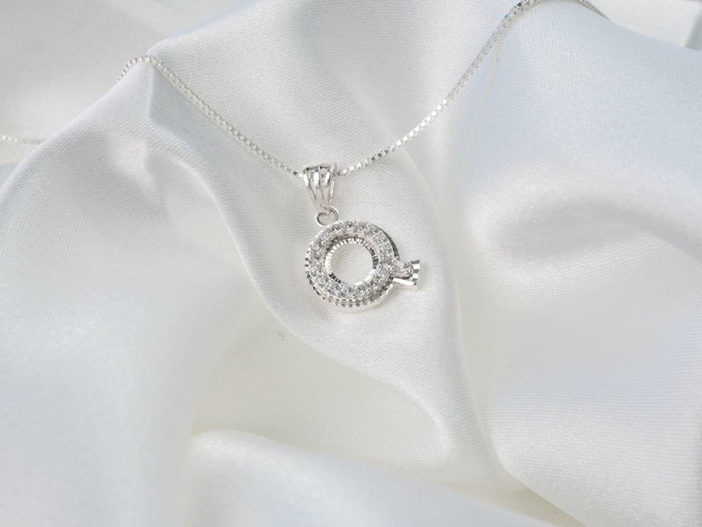 Sparkling Alphabet Q Necklace