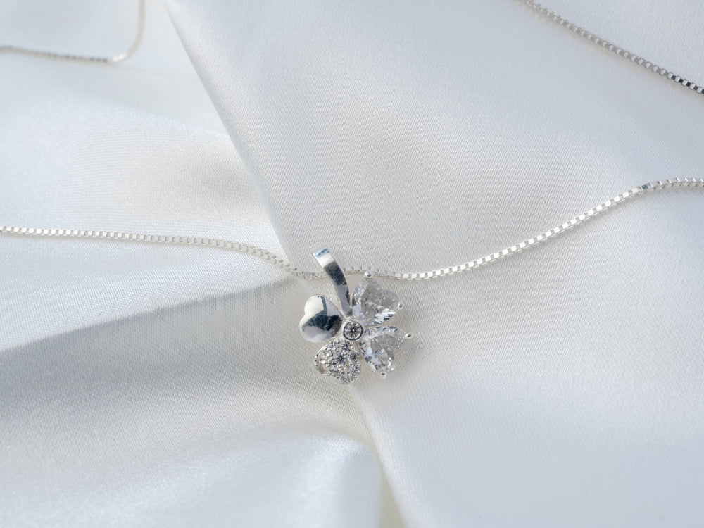 Four Leaf Clover Necklace Silver