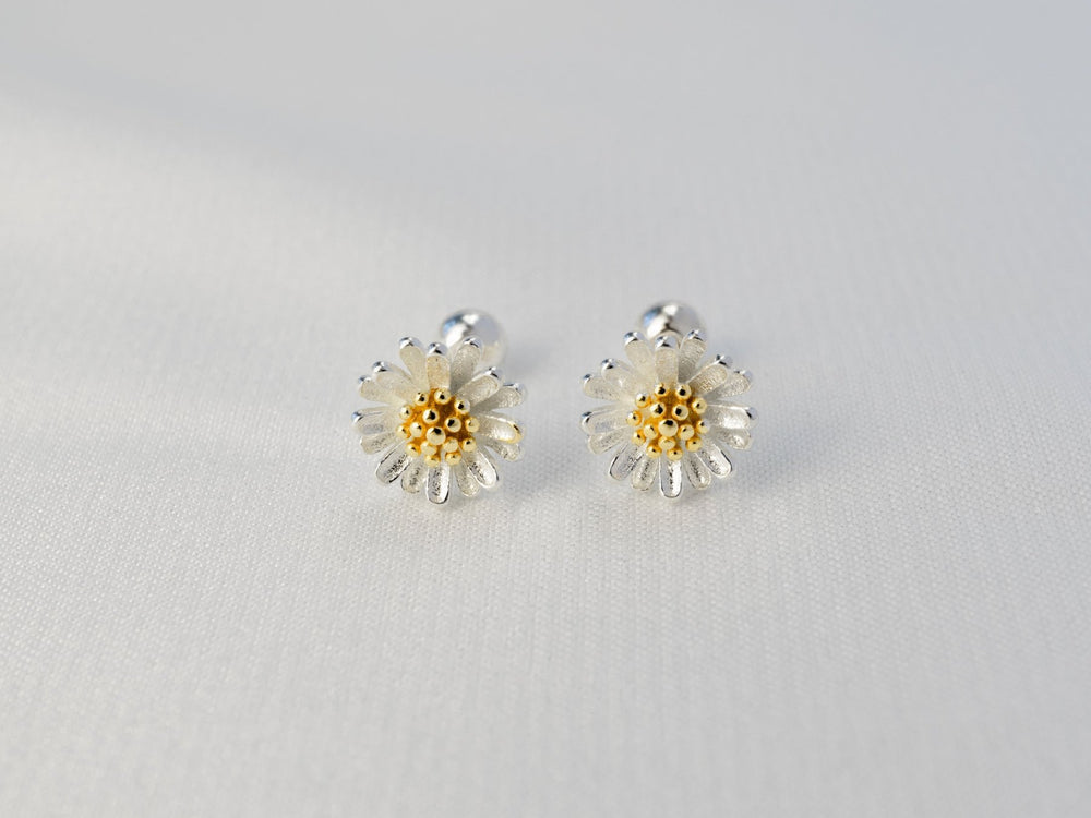 Sparkling Matricaria Chamomilla Earrings Silver - 3086SV
