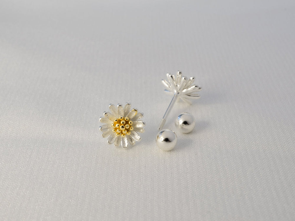 Sparkling Matricaria Chamomilla Earrings Silver - 3086SV