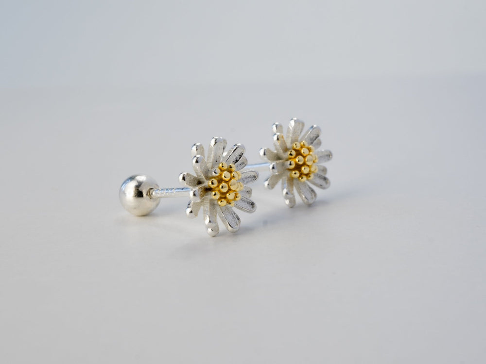 Sparkling Matricaria Chamomilla Earrings Silver - 3086SV