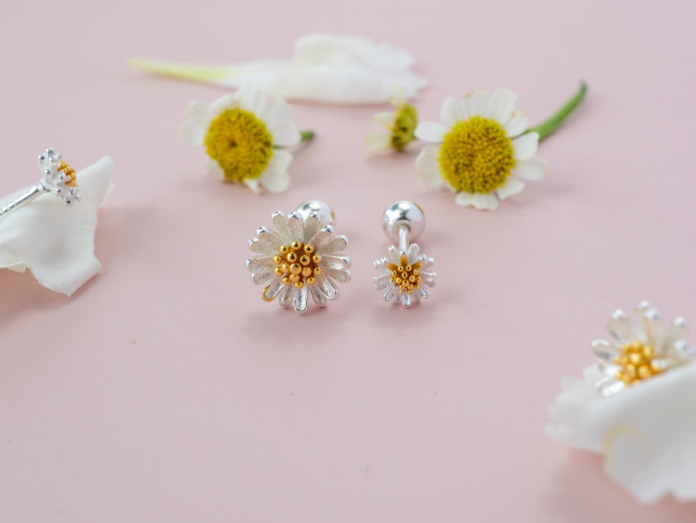 Sparkling Matricaria Chamomilla Earrings Silver - 3086SV