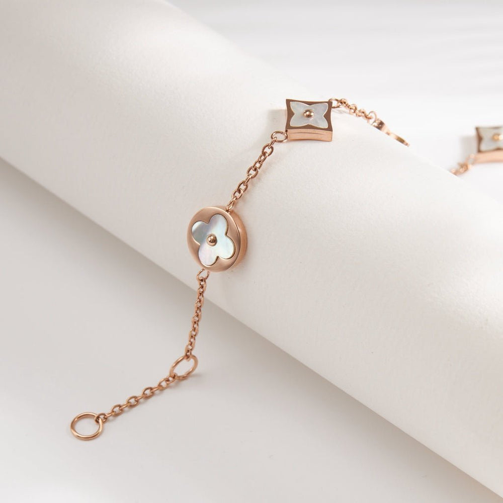 Four Leaf Flower Bracelet Rose Gold White
