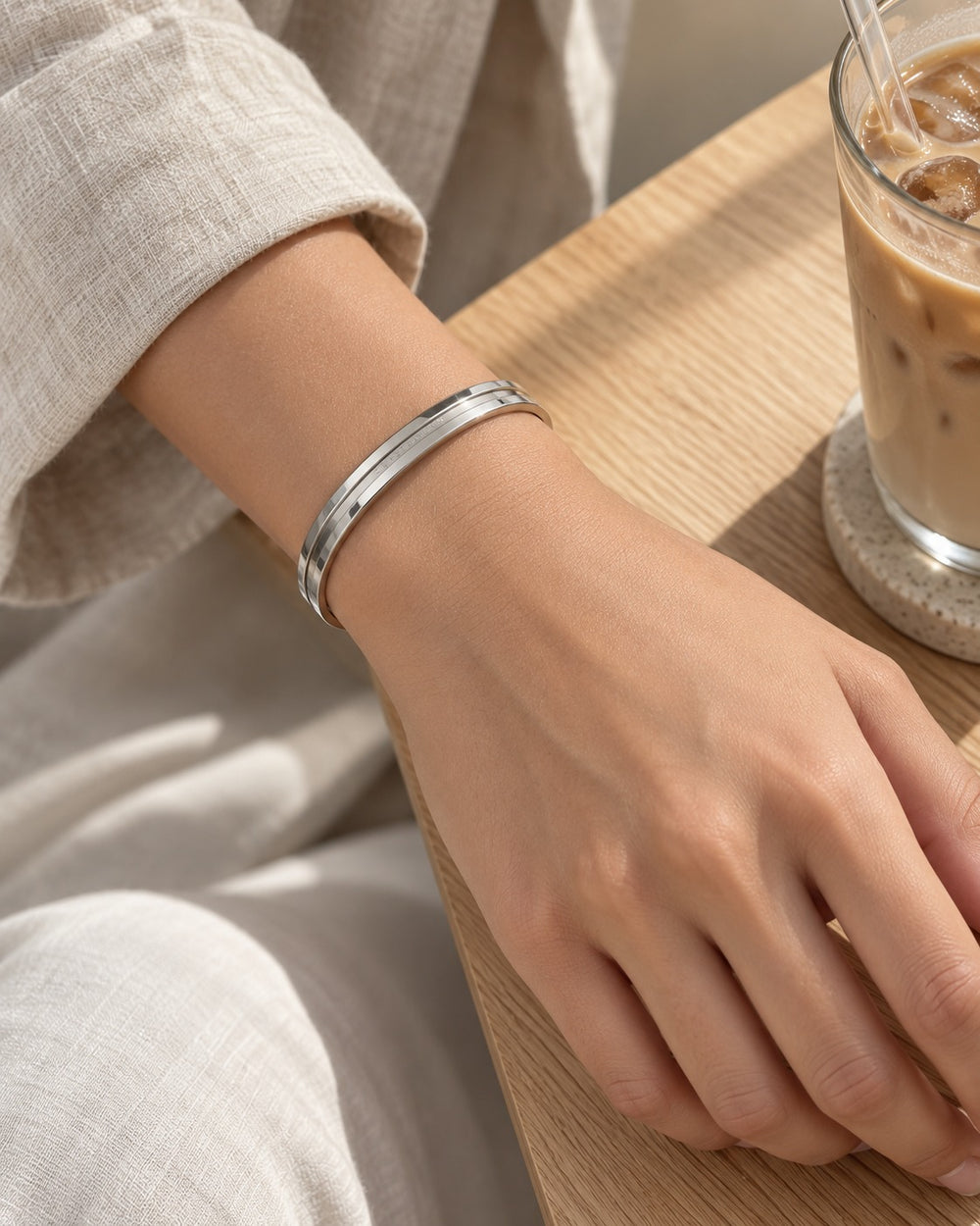 Lyz & Liam Elan Cuff Silver - 2002SVS/2002SVL - ảnh đeo
