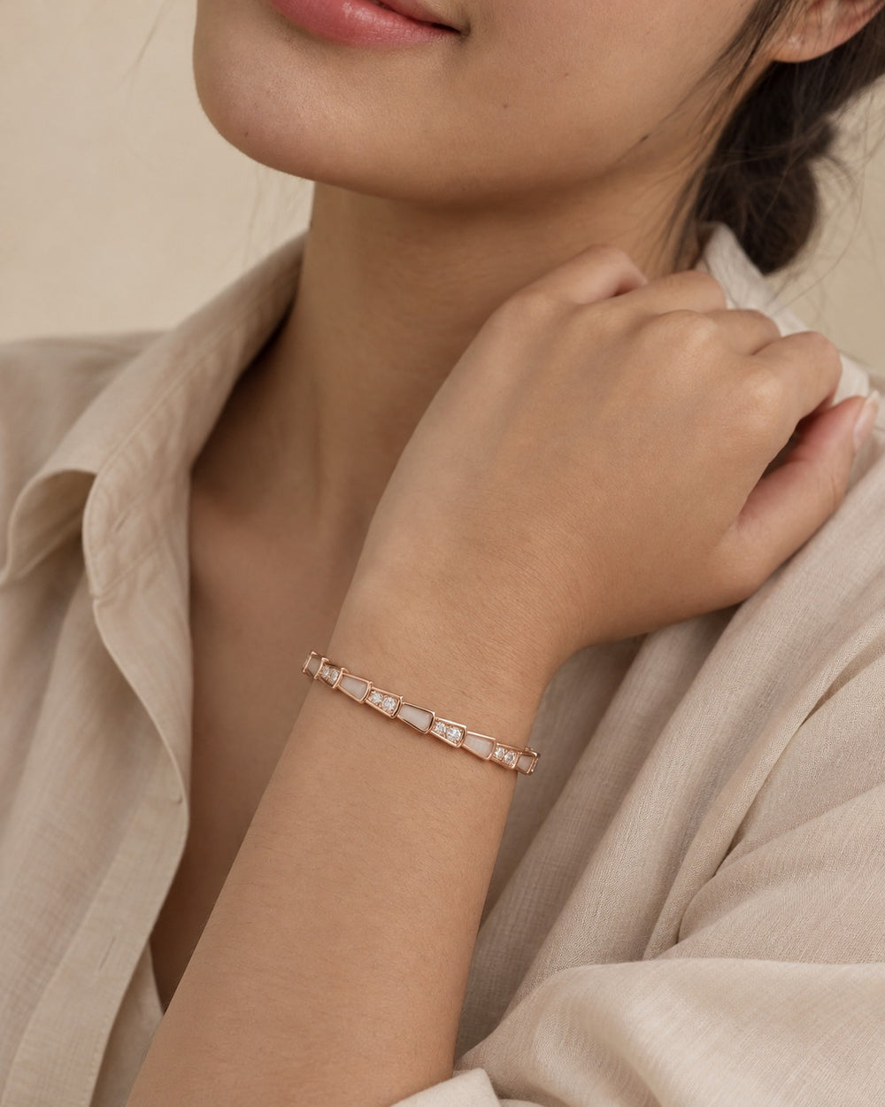 Lyz & Liam Viper Cuff Rose Gold - 2019RG - ảnh đeo