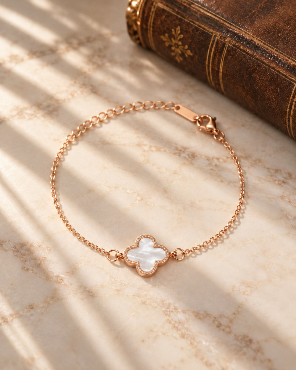 Clover Double Sided Bracelet Rose Gold - 2023RG - ảnh bối cảnh