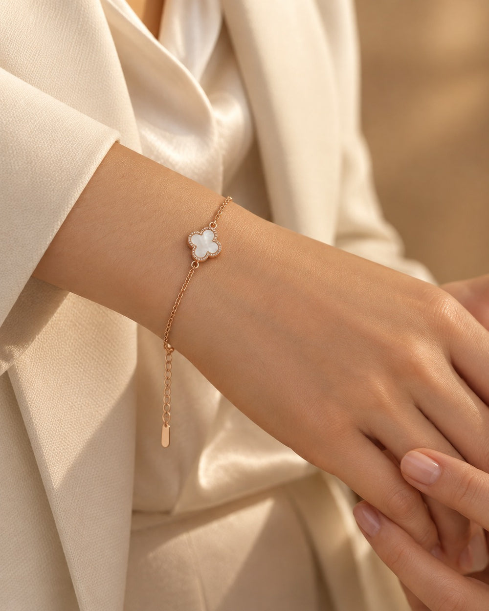 Clover Double Sided Bracelet Rose Gold - 2023RG - ảnh đeo