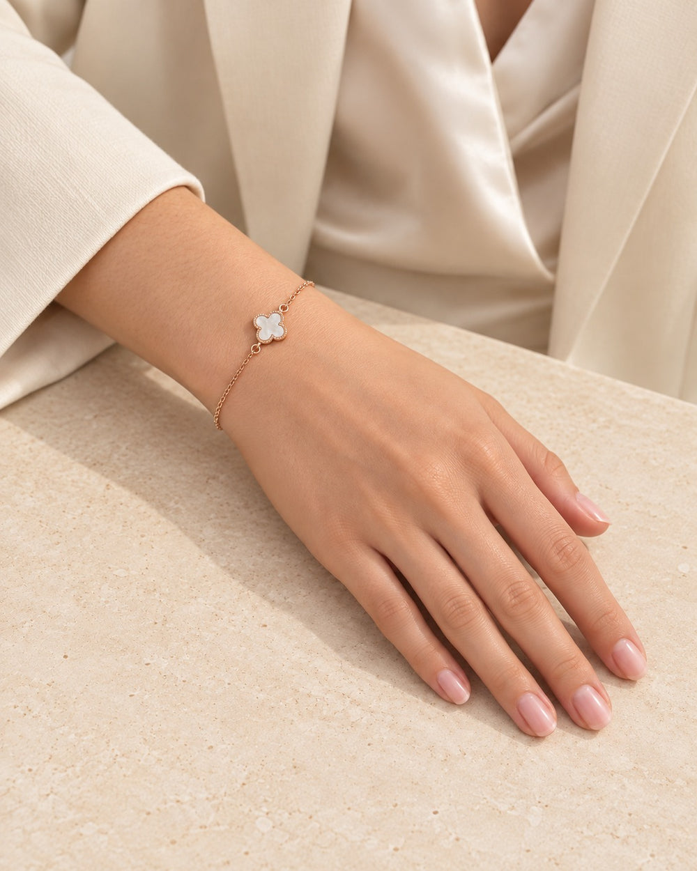 Clover Double Sided Bracelet Rose Gold - 2023RG - ảnh đeo