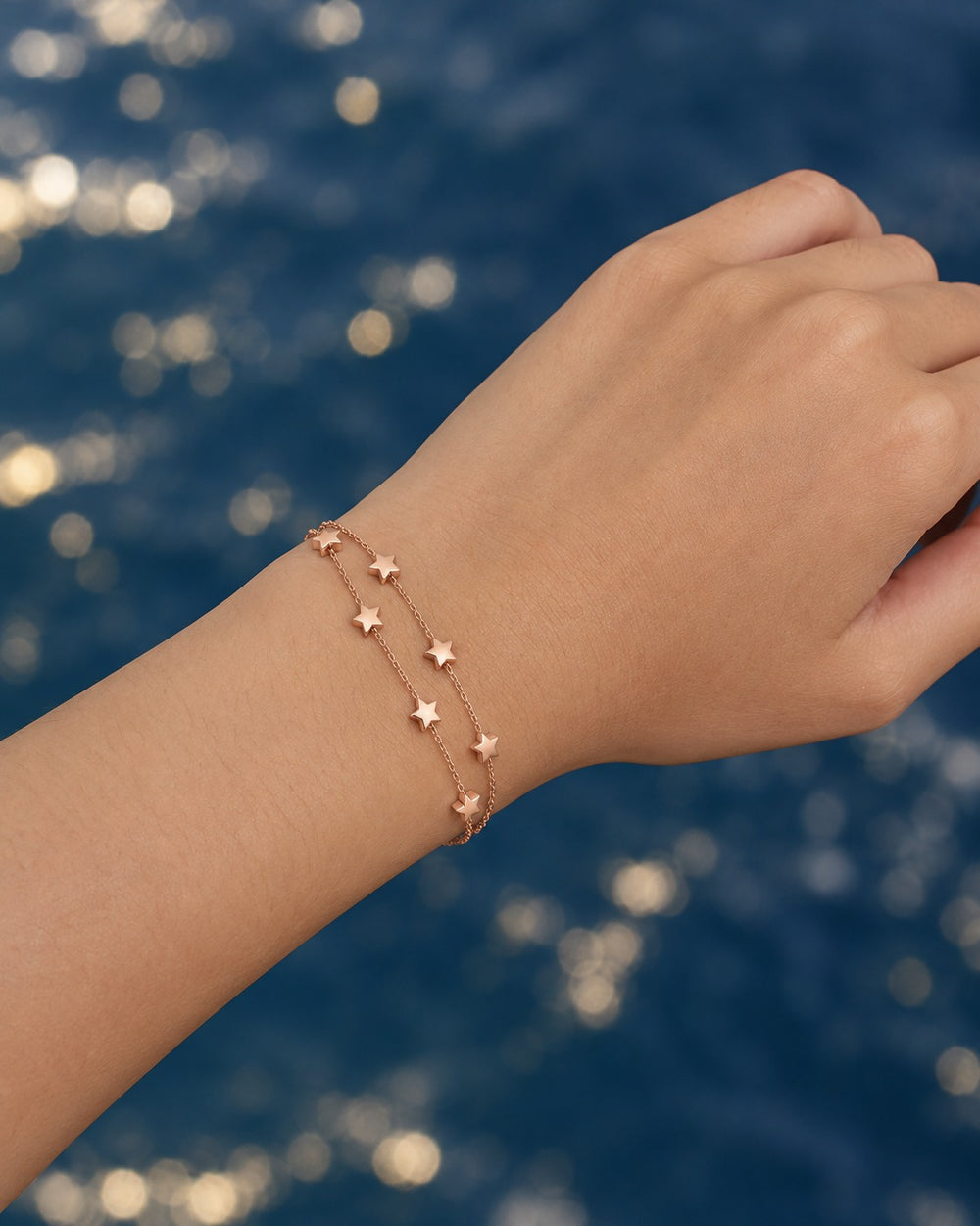 Five Pointed Star Bracelet Rose Gold - ảnh đeo