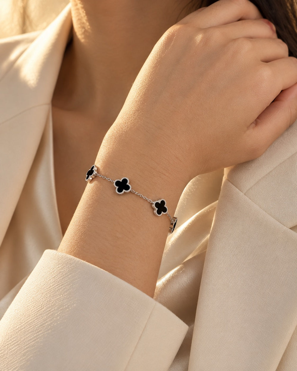 Five Four Leaf Clovers Bracelet Silver Black - 2026SV.BL đeo tay