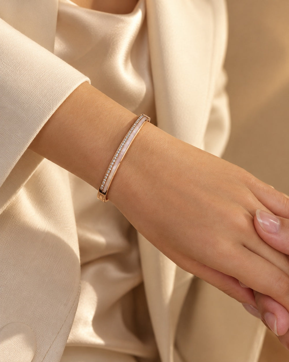 Crystal Pearls Bracelet Rose Gold - 2060RG - ảnh đeo