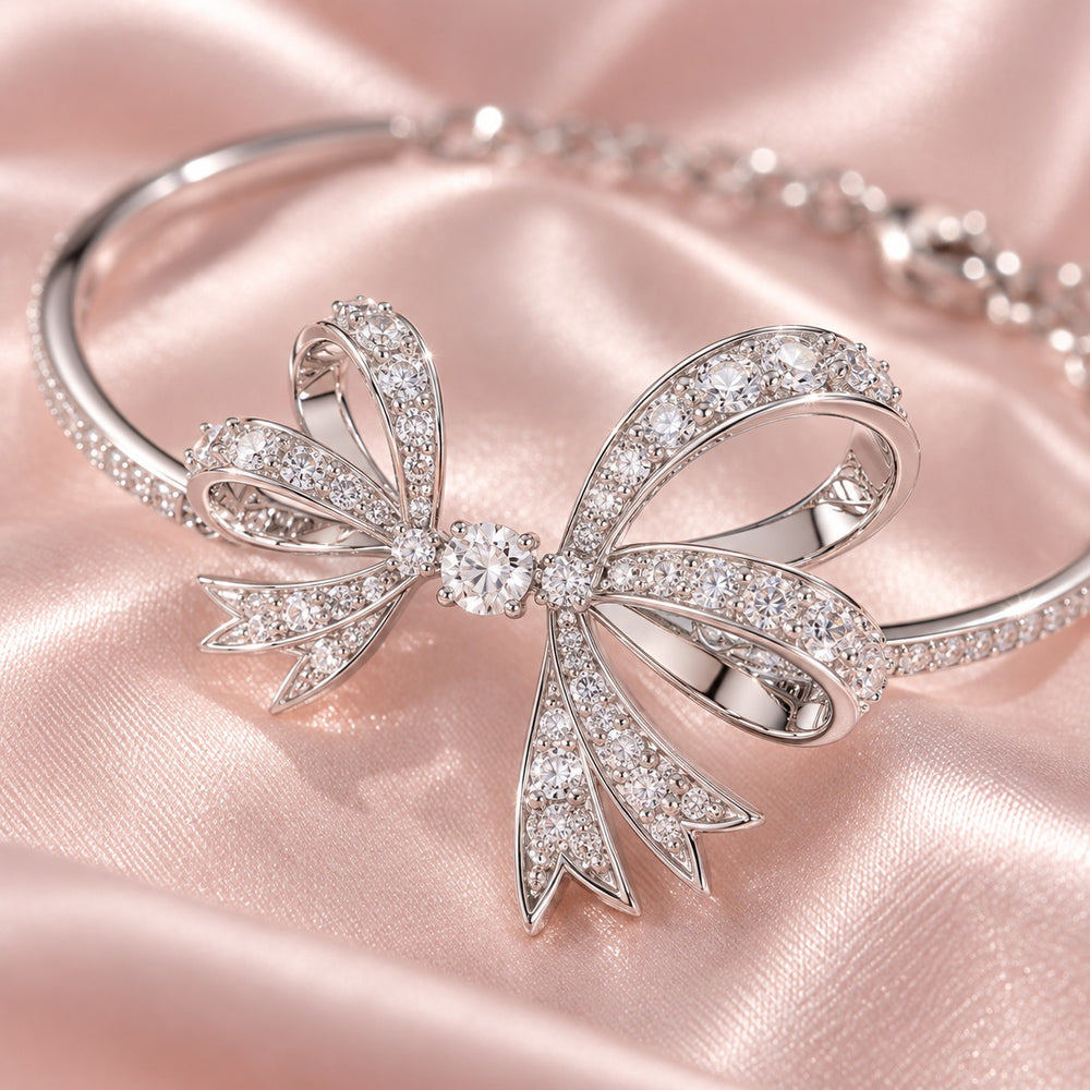 White Volta Bangle Bow Bracelet Silver - ảnh cận