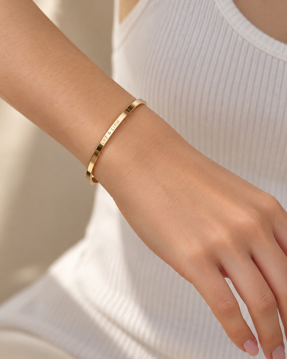 Lyz & Liam Classic Cuff Gold đeo tay